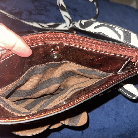 Hananel Zebra Print Big flower Crossbody Bag🔥🔥 - Picture 5 of 9